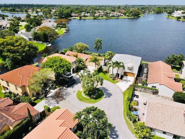 Building Photo - 1746 Harborside Cir