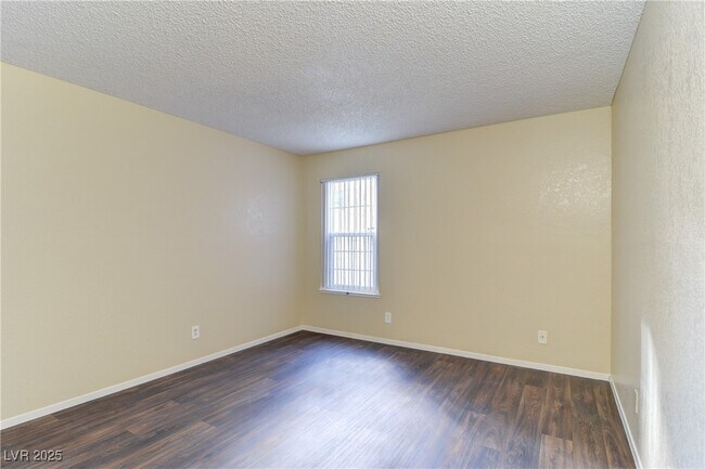 Building Photo - 2100 Venus Ave