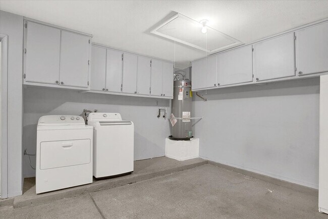 Building Photo - 3980 Delos Dr