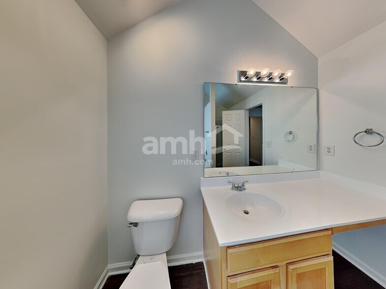 Building Photo - 7225 Hidden Creek Dr