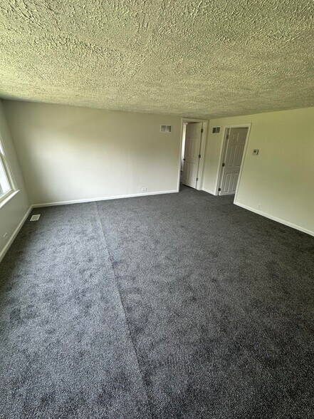 Building Photo - 409 Barron St