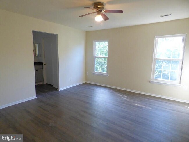 Building Photo - 802 Ivy League Ln