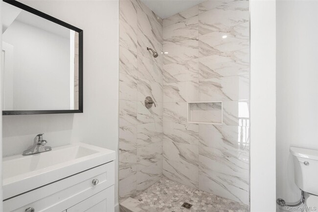 Building Photo - 2122 Boston Post Rd