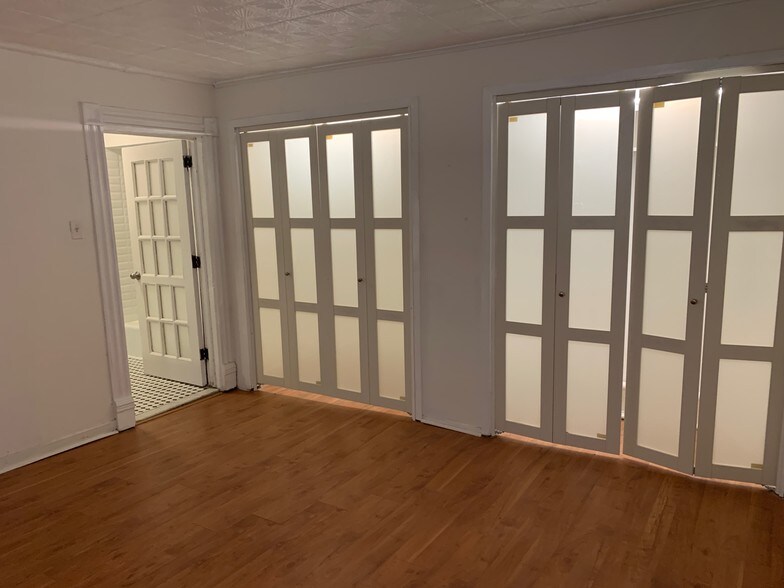 Large Bedroom with 2 Big Closets - 285 Dekalb Ave