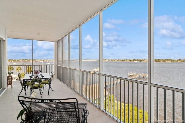 Building Photo - 1130 SW Chapman Way