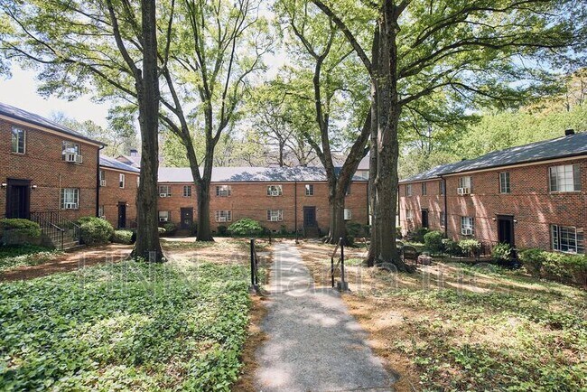 Building Photo - 1086 Briarcliff Rd NE