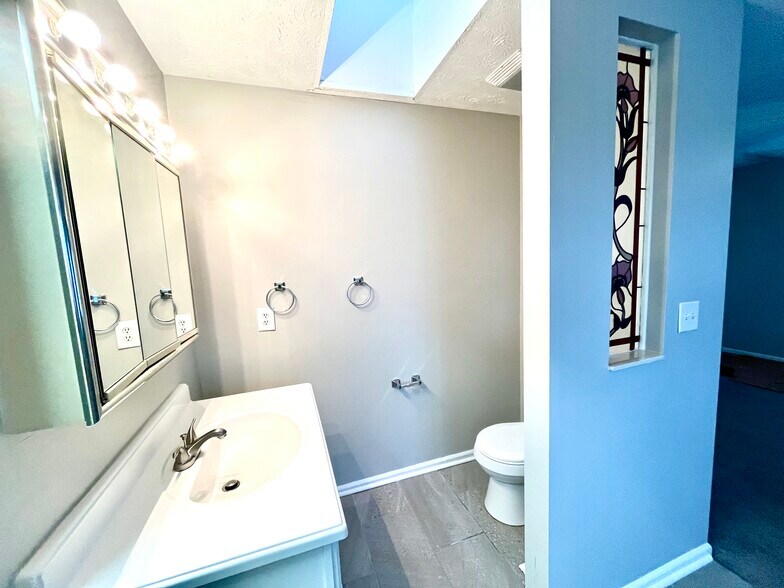 Building Photo - 3660 Walden Dr