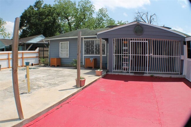 Primary Photo - 7014 Fairway Dr