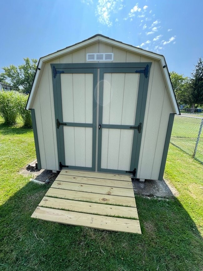 Building Photo - Single Family Home 2 bed For Rent