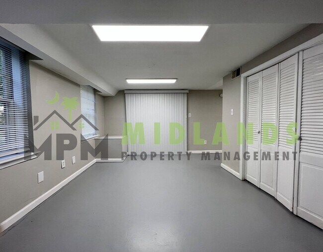 Building Photo - 948 Betsy Dr