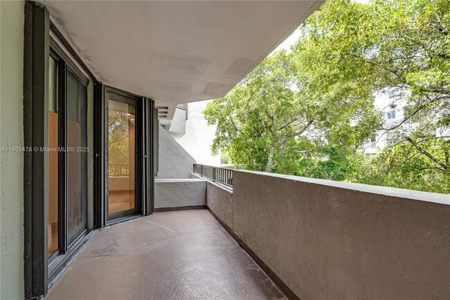 Building Photo - 141 Crandon Blvd