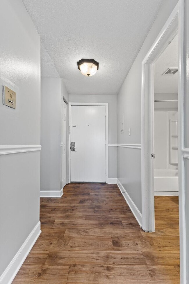 Building Photo - 3534 E Fall Creek Pkwy N Dr