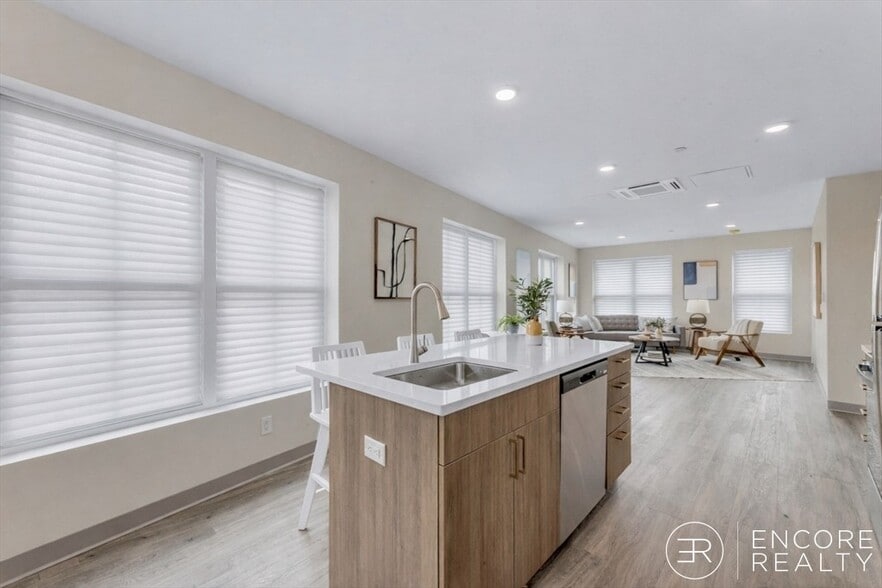 Building Photo - 375 Cummins Hwy