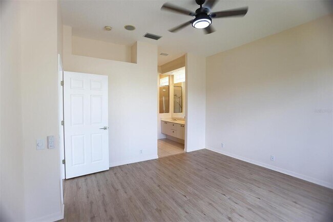 Building Photo - 8515 53rd Pl E