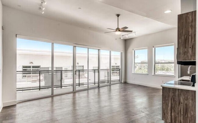 Building Photo - 1 bedroom in Dallas TX 75215