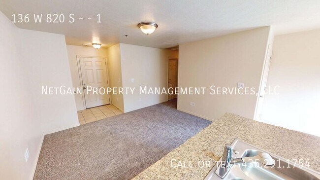 Building Photo - 136 W 820 S