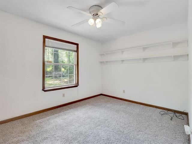 Building Photo - 2216 Tuscavilla Rd