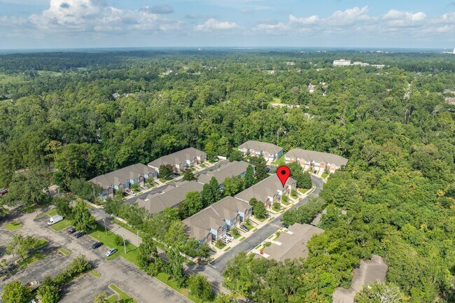 Building Photo - 1320 Hendrix Rd