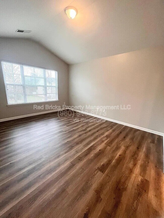 Building Photo - 4630 Craigmoss Ln