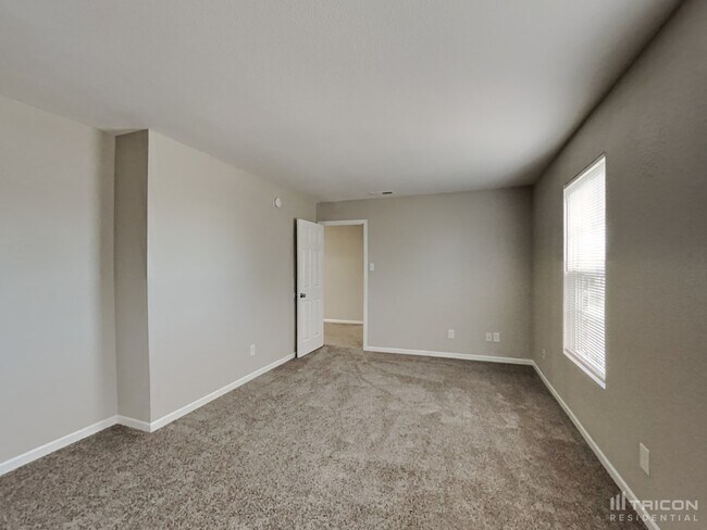 Building Photo - 3007 W Longbranch Dr