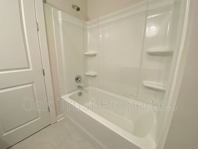 Building Photo - 125 Summer Tanager Dr