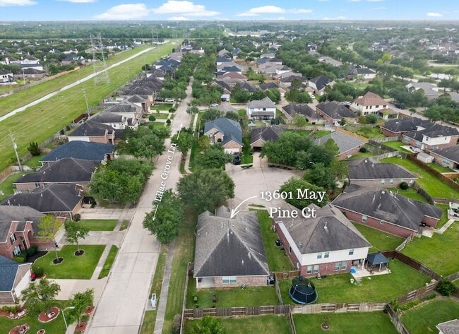 Building Photo - 13601 May Pine Ct