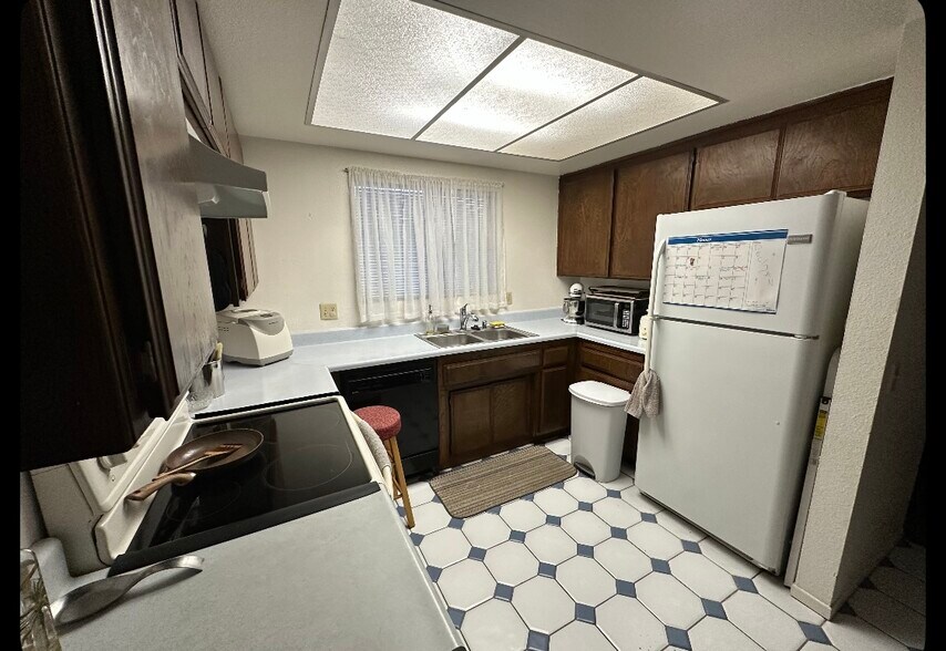 Building Photo - 31908 Del Cielo Este