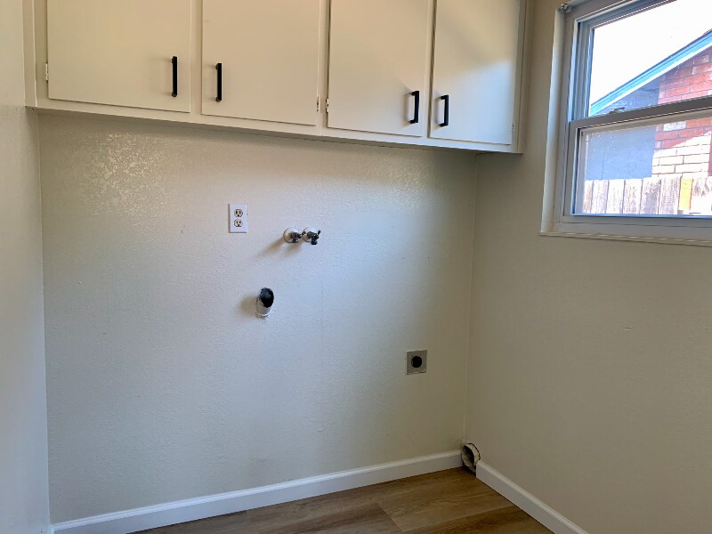 Building Photo - 3007 Lillard Dr