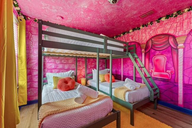 Building Photo - 8964 Bismarck Palm Rd