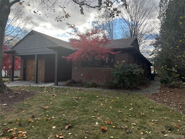 Building Photo - 6 Danvers Ln