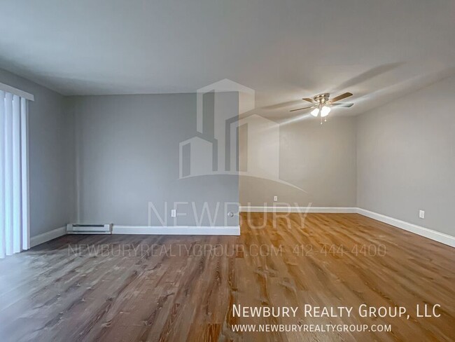 Building Photo - Welcome to Your New Home in the Westwood/O...