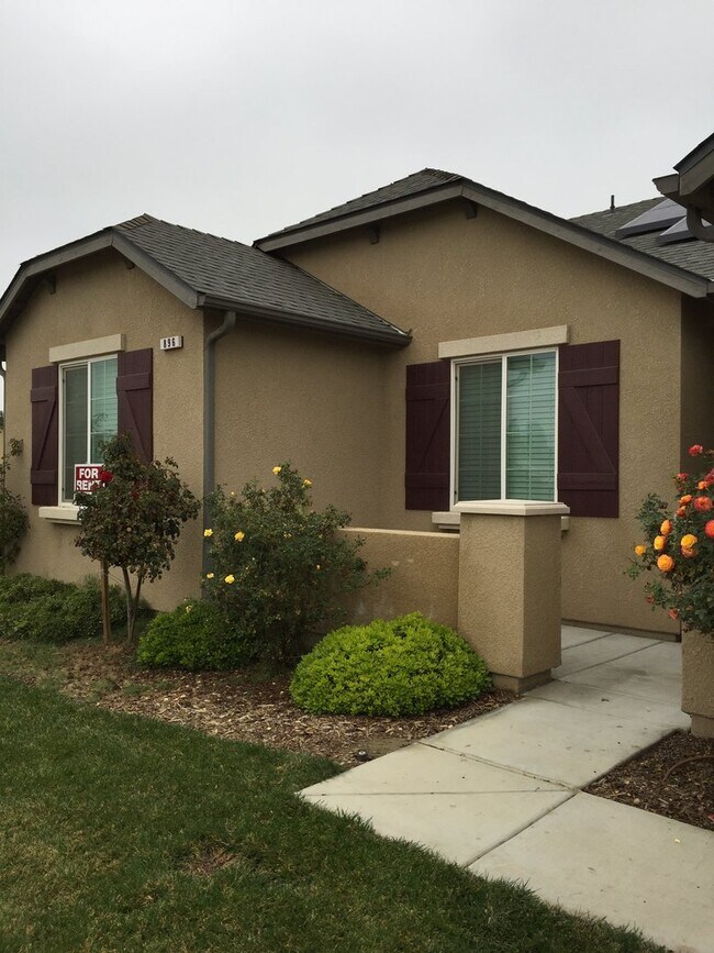Building Photo - 3 Bedroom 2 Bath Solar Home