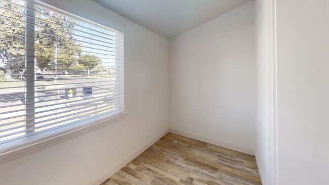 Building Photo - Carruth Ave &amp; Home Ave