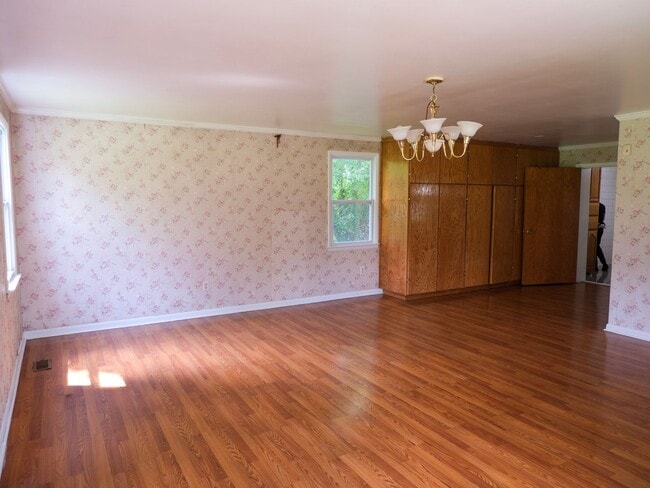 Building Photo - MOVE IN SPECIAL for: 3 Bedroom House Avail...