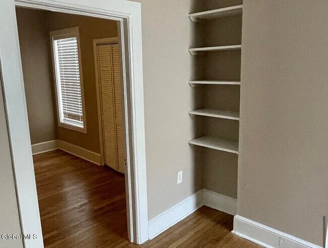 Building Photo - 110 Van Dam St