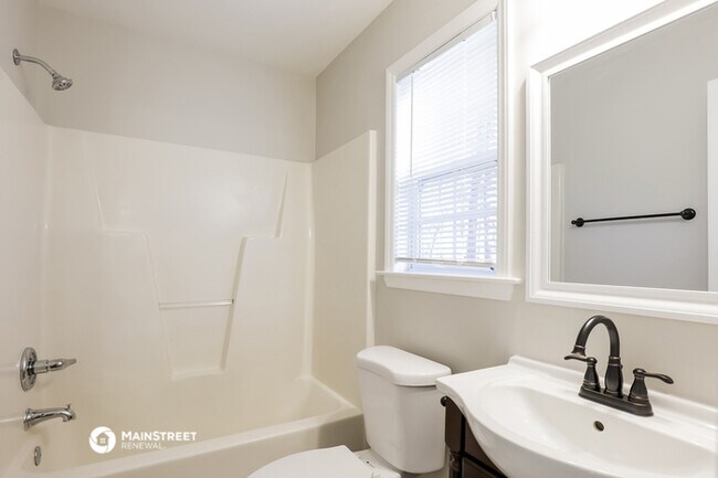 Building Photo - 90 Cedarhurst Ln