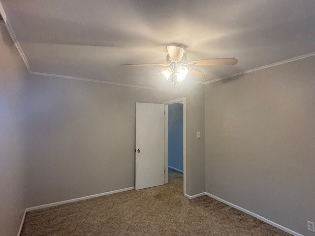 Building Photo - 2223 Hawthorne Rd