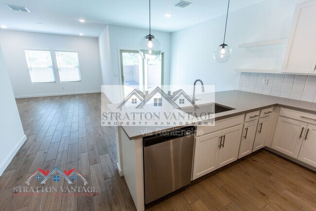 Building Photo - 7439 S 76th Dr