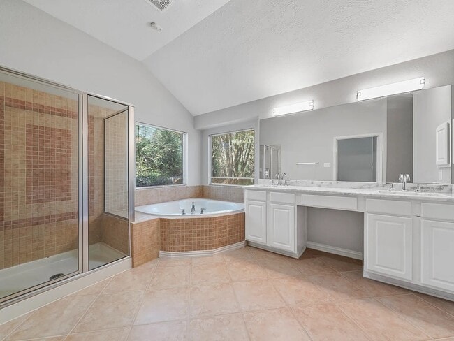 Building Photo - 106 Cezanne Woods Dr