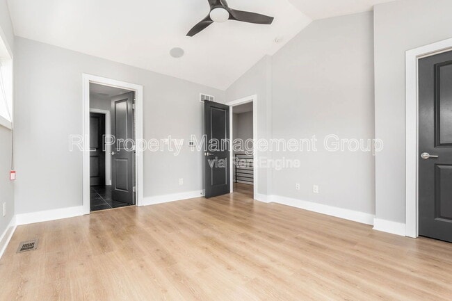 Building Photo - 1192 N Grant Ave