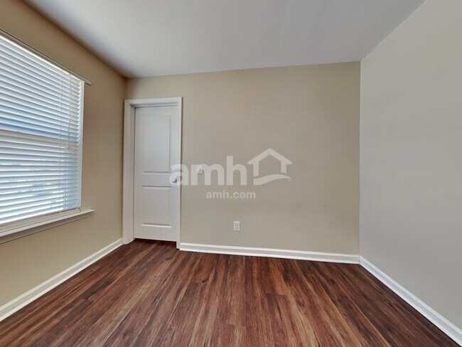 Building Photo - 19 Winslow Cir