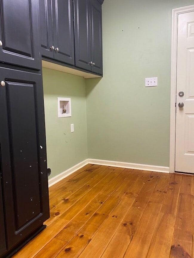 Building Photo - 305 Towbridge Ln