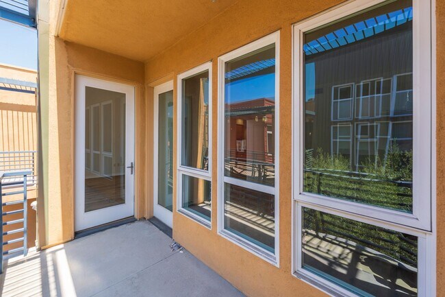 Building Photo - Glencoe Avenue (4050)