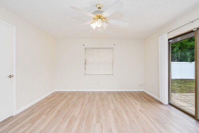 Building Photo - Renovated 3/2 Home in Daytona Beach