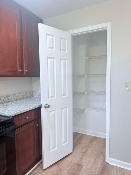 Building Photo - 1604 Roberts Dr SE