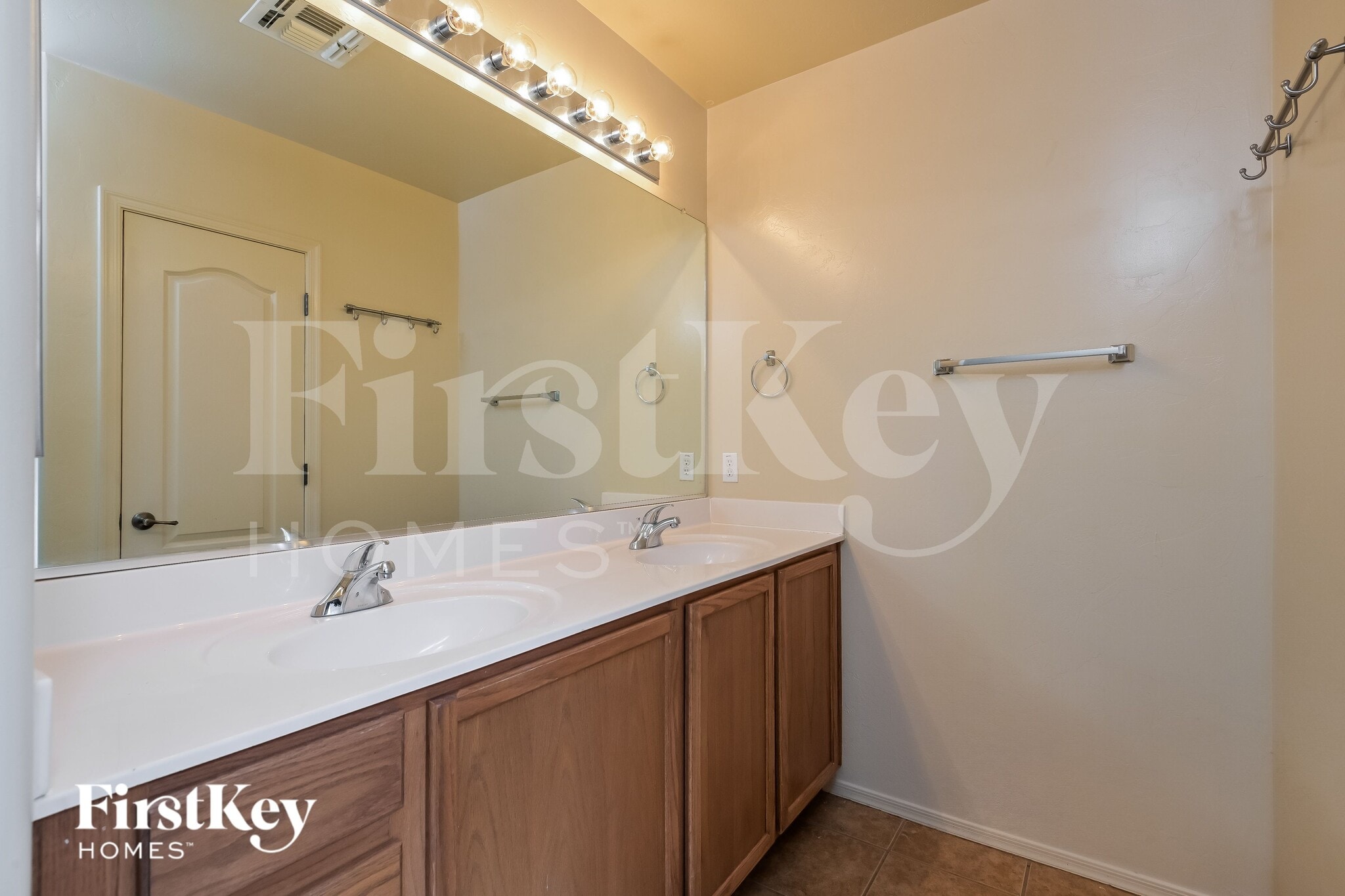 Building Photo - 13558 E High Plains Ranch St