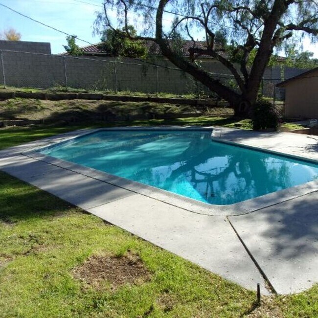 Building Photo - Spacious Private Home with Pool on Nearly Half an Acre