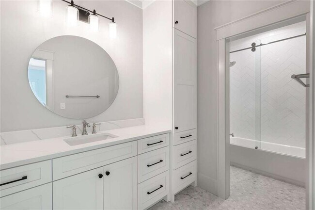 Building Photo - 402 Timberview Trail