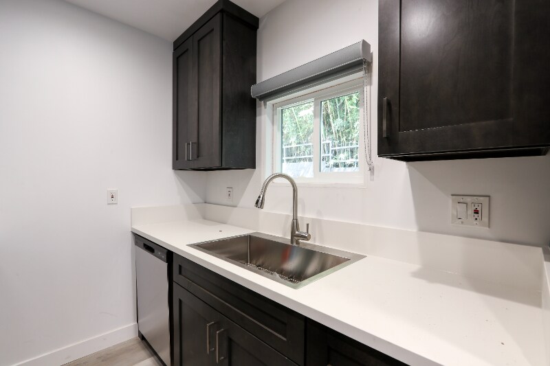 Building Photo - 410 Lucas Ave