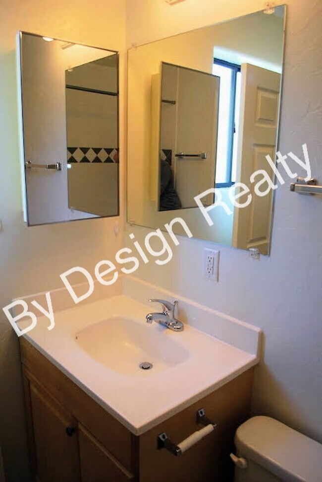 Building Photo - Mountain Ave 3 Bed 2 Bath Home - Contemporary Block Construction